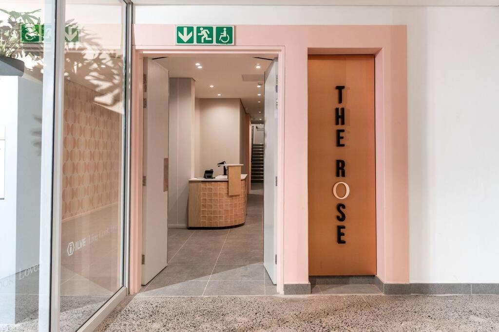 The Rose 508: Stylish Centre Apartment